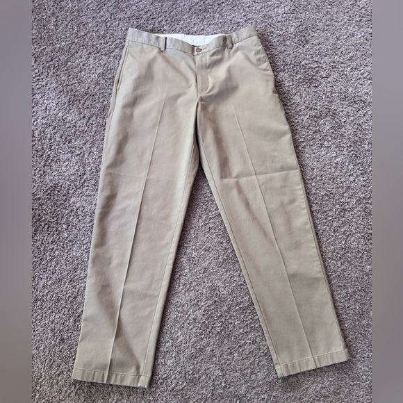 LL Bean Classic Fit Khaki Pants Men Size 35X32 EUC - Picture 1 of 5